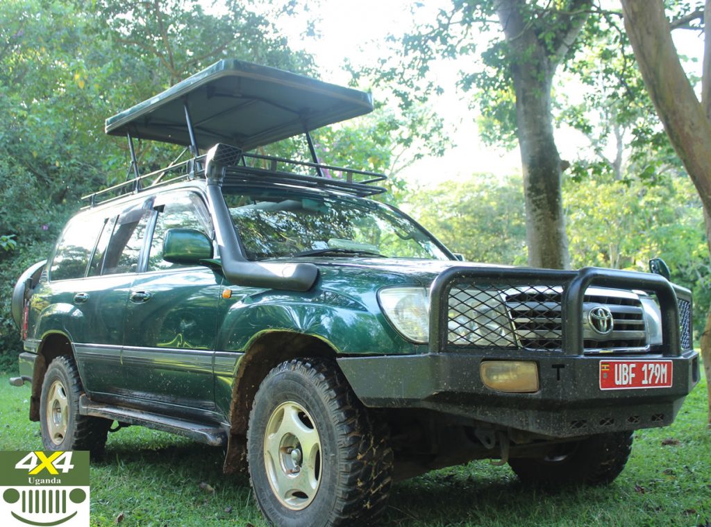 Luxurious Land Cruiser V8 with a Pop-up roof