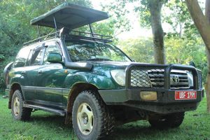 Toyota Land Cruiser V8 with Pop-up roof - self drive